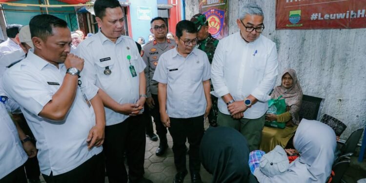 Siskamling Siaga Bencana, Farhan Soroti Penanganan Sampah Menahun di Babakan Ciparay